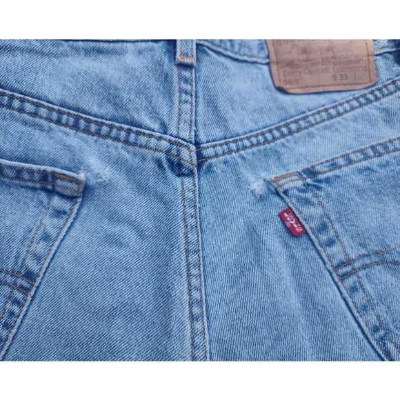 Vintage Levi jean shorts 550 high waisted size 31 distressed mom dad 90s… - Picture 10 of 10